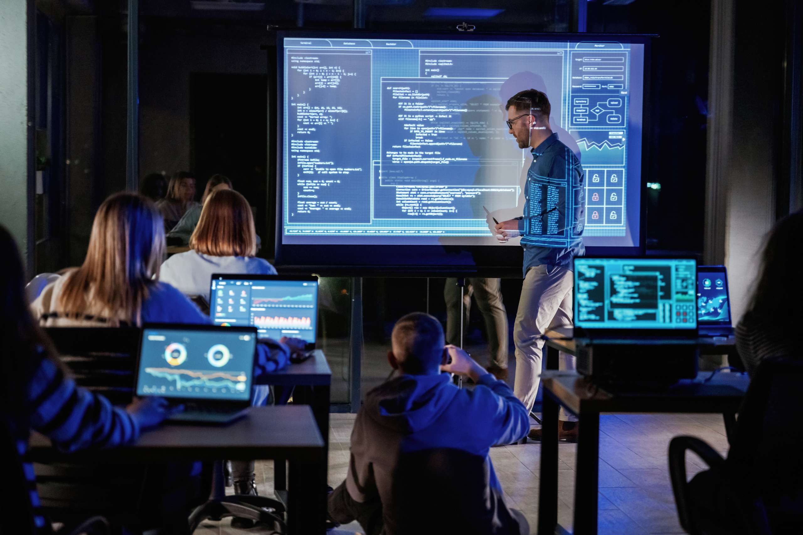 Πτυχίο με διάκριση στην Πληροφορική BSc (Hons) Computing